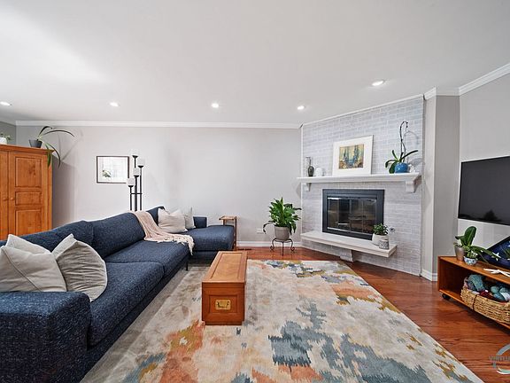 4th image of 19 Birch Tree Ct