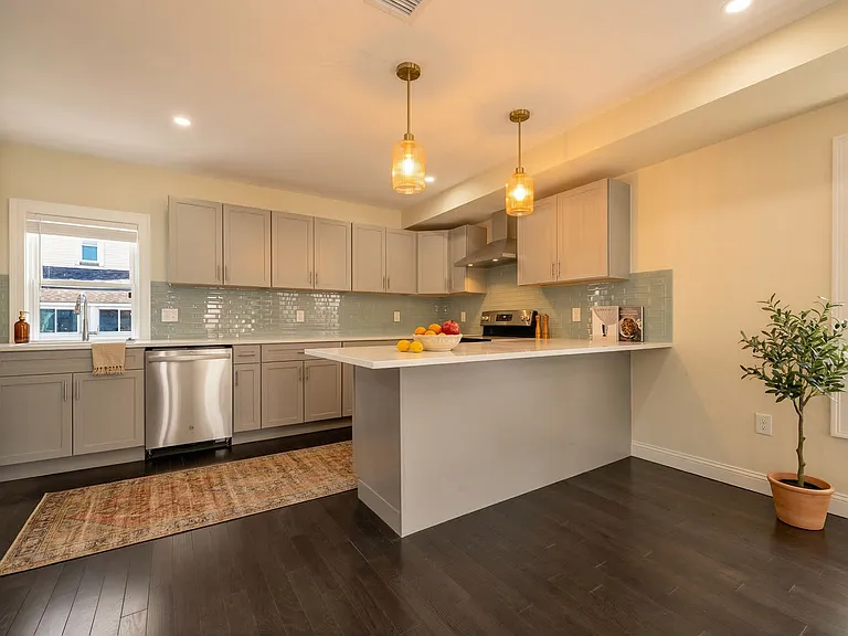 43 Wright Ave #4 — Photo 1