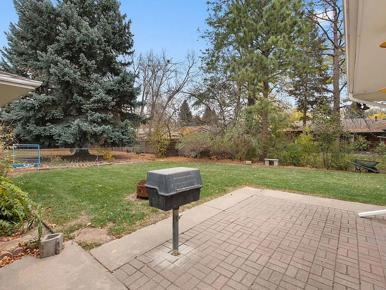 2524 Mathews St — Photo 22