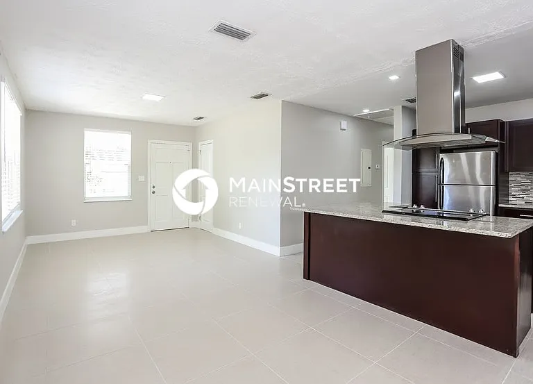 9064 Polk Ave — Photo 6