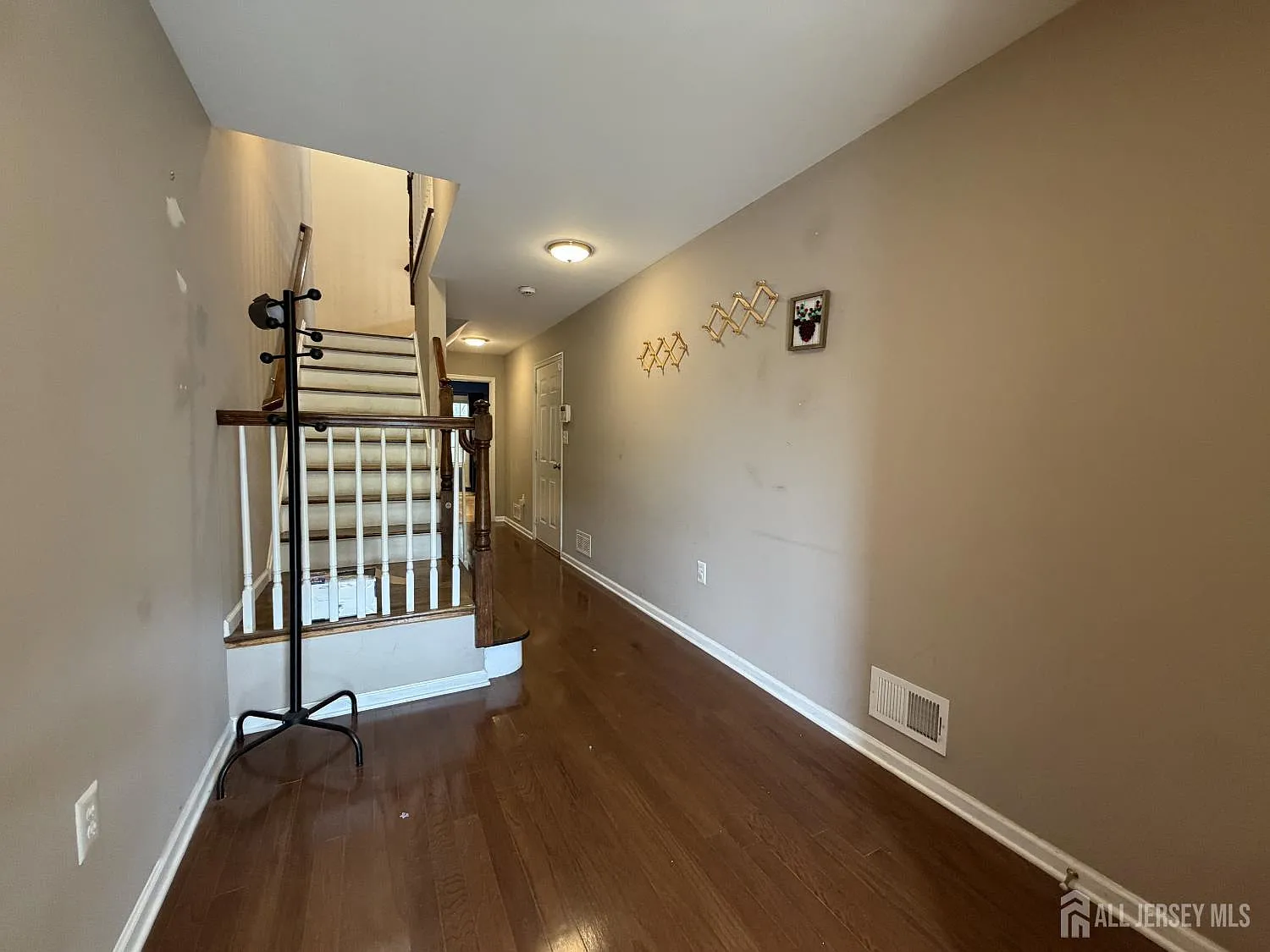 3 bed, 3.5 bath, 2184 sqft, $3,750 — Photo 4