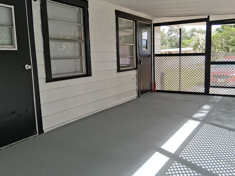 311 Bartow Rd S — Photo 4