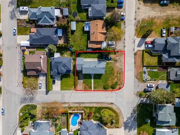 3339 Bothe Rd, Kelowna, BC V1W 3M3