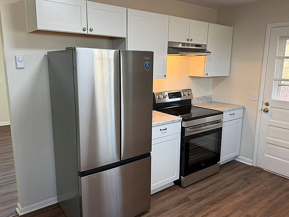 3rd image of 1449 Cranberry Rd