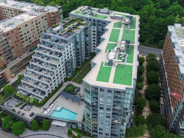 9 Avenue At Port Imperial image 48 of 50