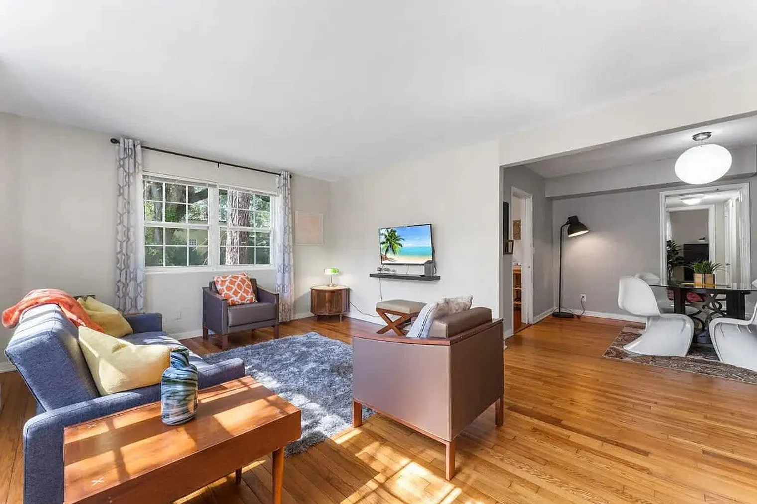 1 bed, 1.0 bath, $2,241 — Photo 2