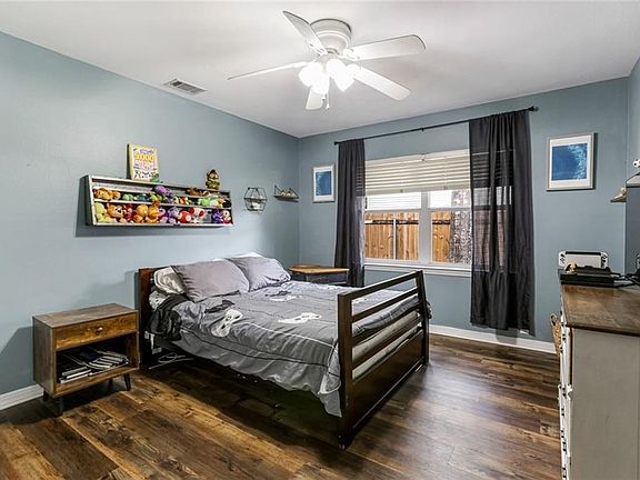 4th image of 3608 Meadow Lake Dr W