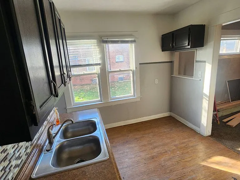 11702 Honeydale Ave — Photo 11