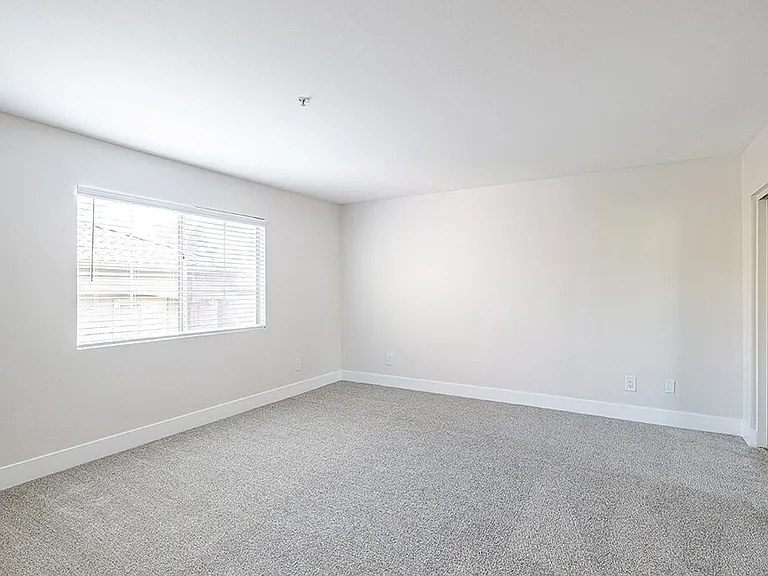 Deerwood Apartments — Photo 14