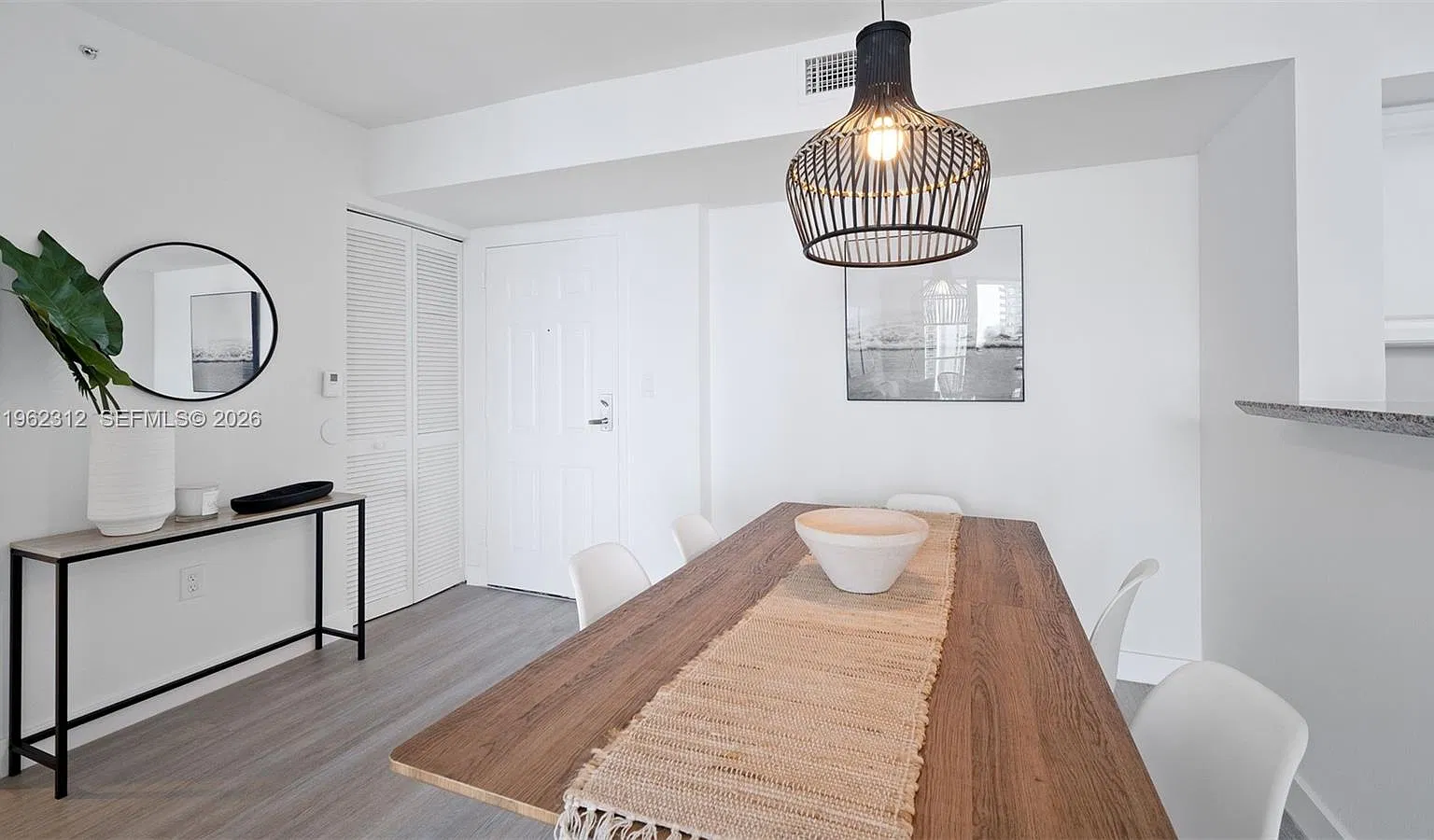 2 bed, 1140 sqft, $4,500 — Photo 4