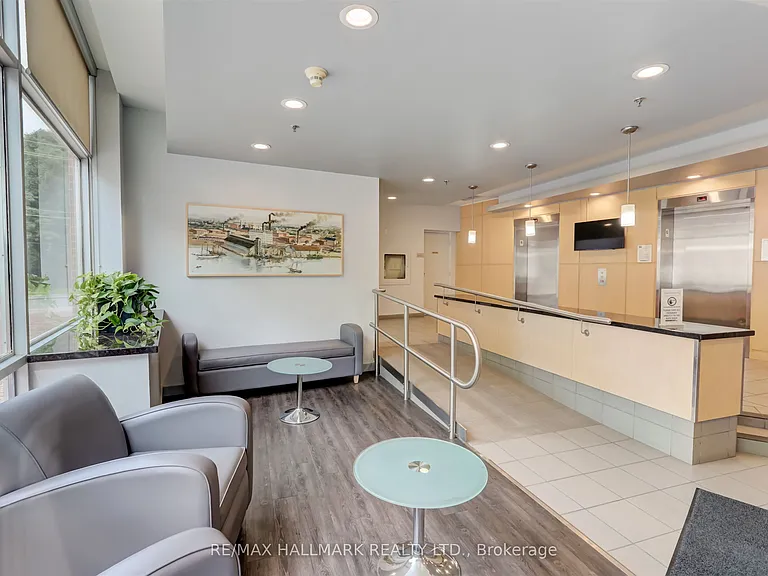 39 Parliament St #916 — Photo 29