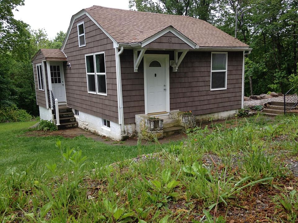1st image of 52 Empire Dr