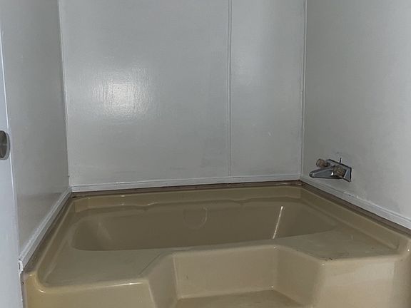 5th image of 41 Buckeye Cir