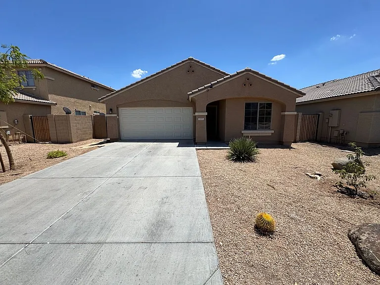 7371 W Alicia Dr — Photo 1