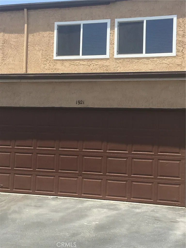 3 bed, 1.5 bath, 1322 sqft, $2,900 — Photo 2