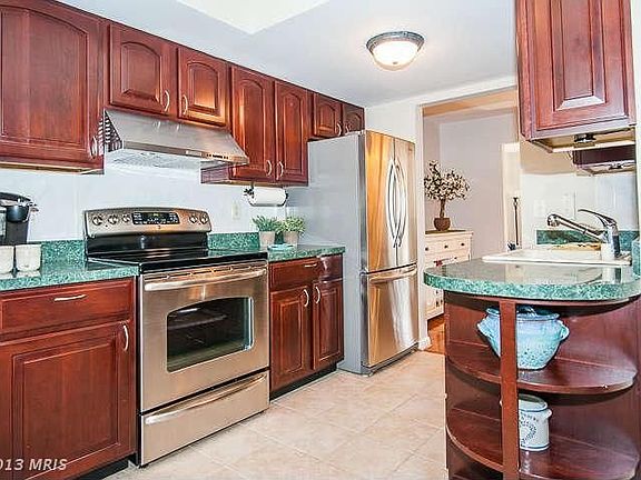 5th image of 4921 McFarland Dr