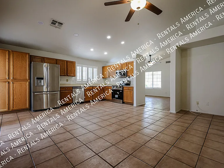 2354 E Browning Pl — Photo 6