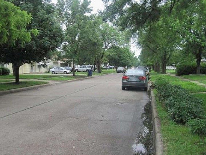 2nd image of 2303 S Ellis Ave