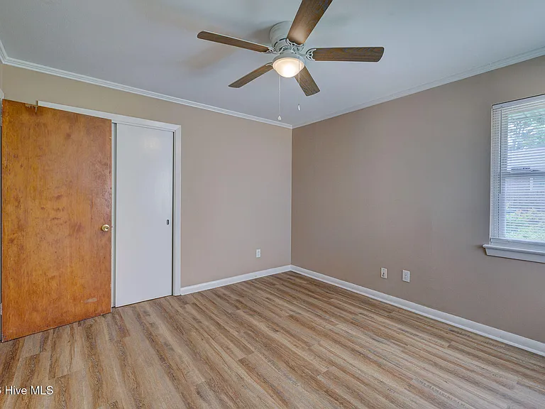 706 S 14th St — Photo 17
