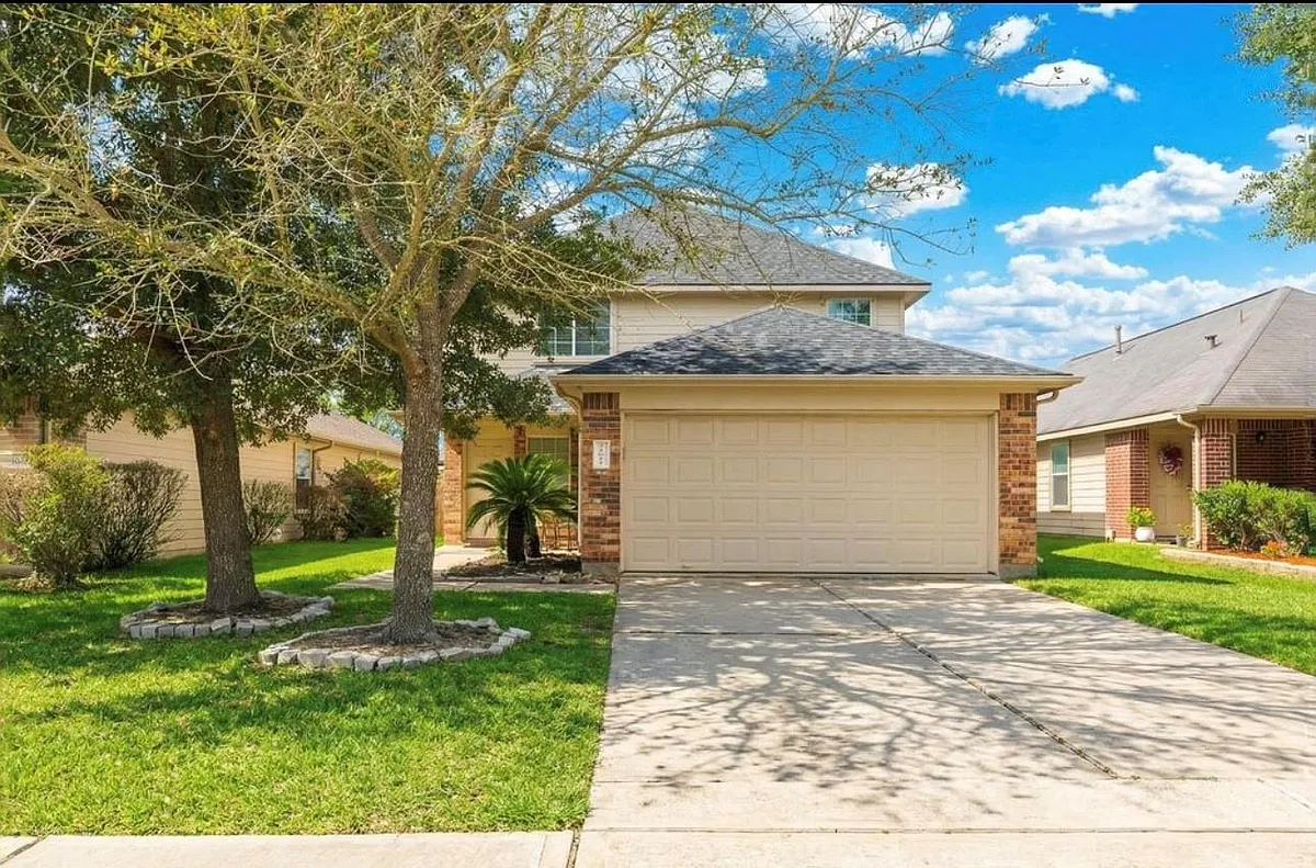 Building Photo - 21611 Falvel Misty Dr