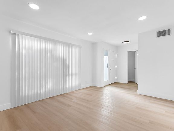 4th image of 1109 Pheasant Drive