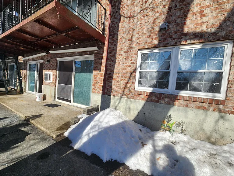 75 Edgelawn Ave #1 — Photo 24
