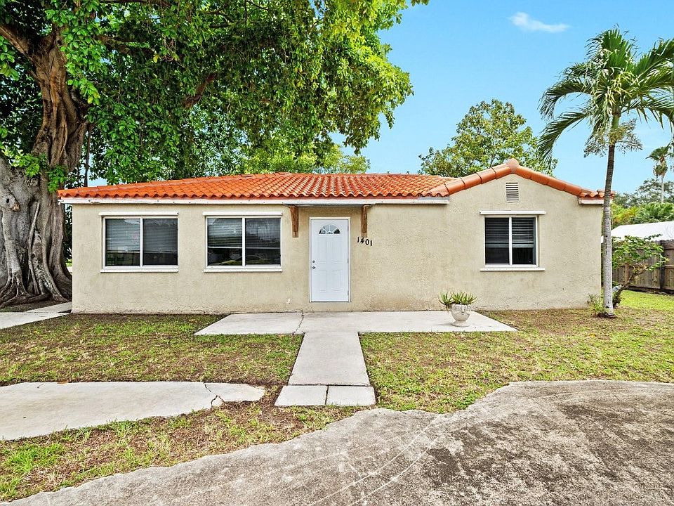 1st image of 1401 NE 133rd Road