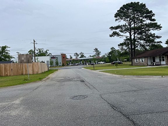 4th image of 102 Mulberry Dr