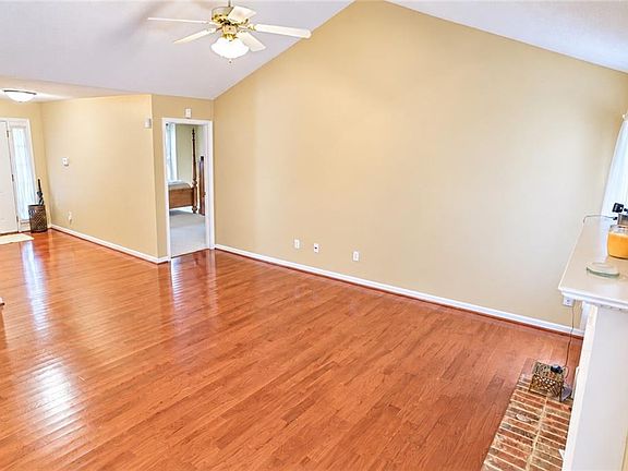 5th image of 3874 Saint George Ter SW