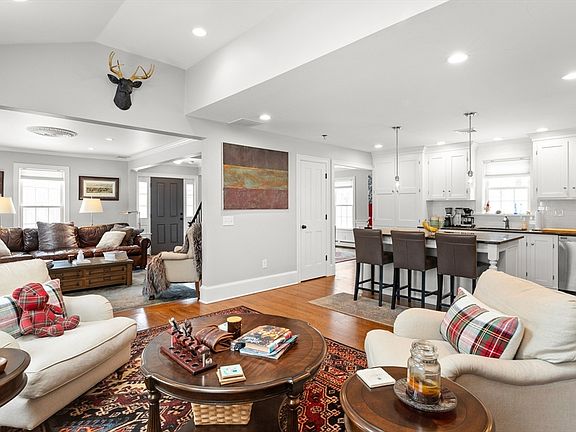 5th image of 52 Andover St