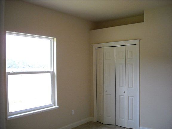 3rd image of 102 S Coopers Hawk Way