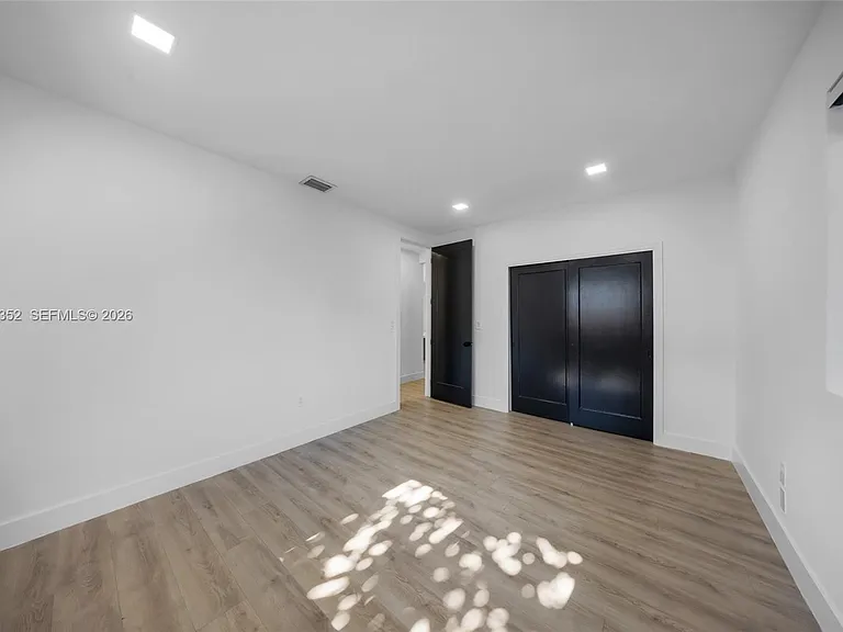 365 Fairway Dr — Photo 4
