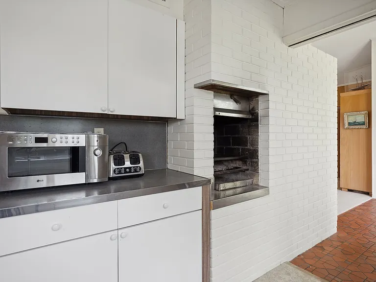 33 Beach Rd — Photo 22