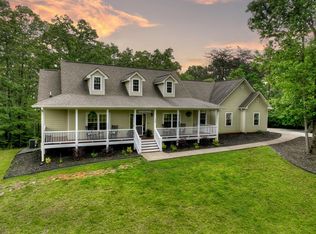 128 Holly Ln, Mc Caysville, GA 30555