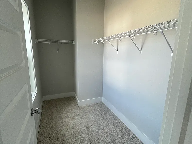 335 Beacon Dr — Photo 17