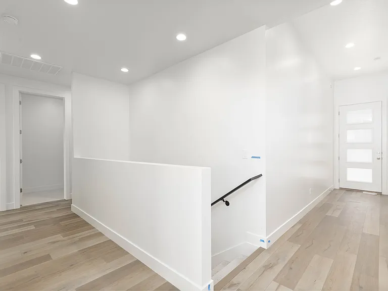 2140 W 320 S — Photo 9