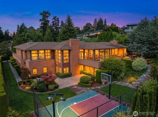 8635 NE 19th Pl, Clyde Hill, WA 98004