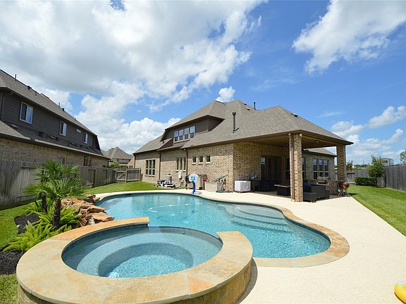 3rd image of 2005 Arrowood Glen Dr