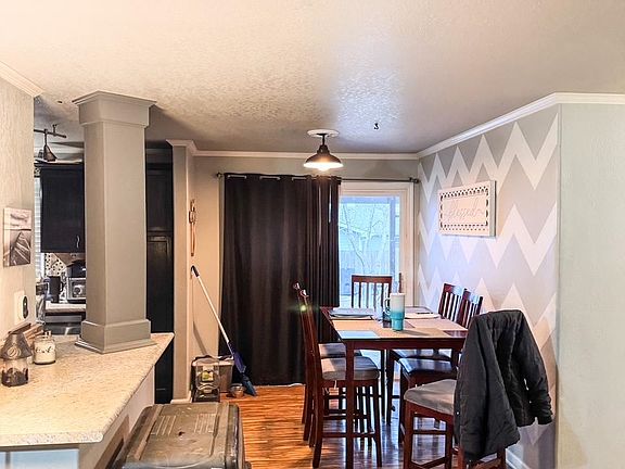 4th image of 512 N 11th Ave