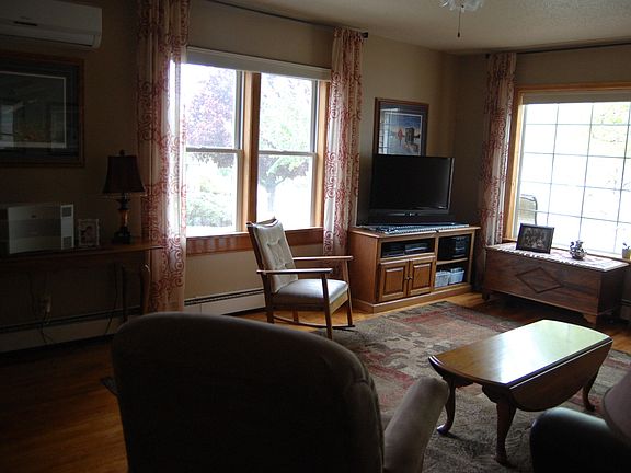 3rd image of 618 W Lake Ave