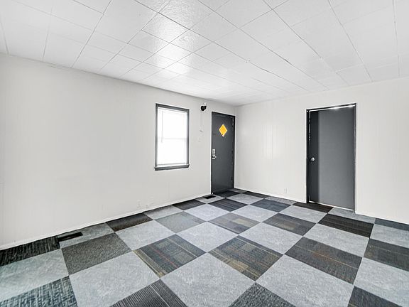 3rd image of 7110 Kennedy Ave