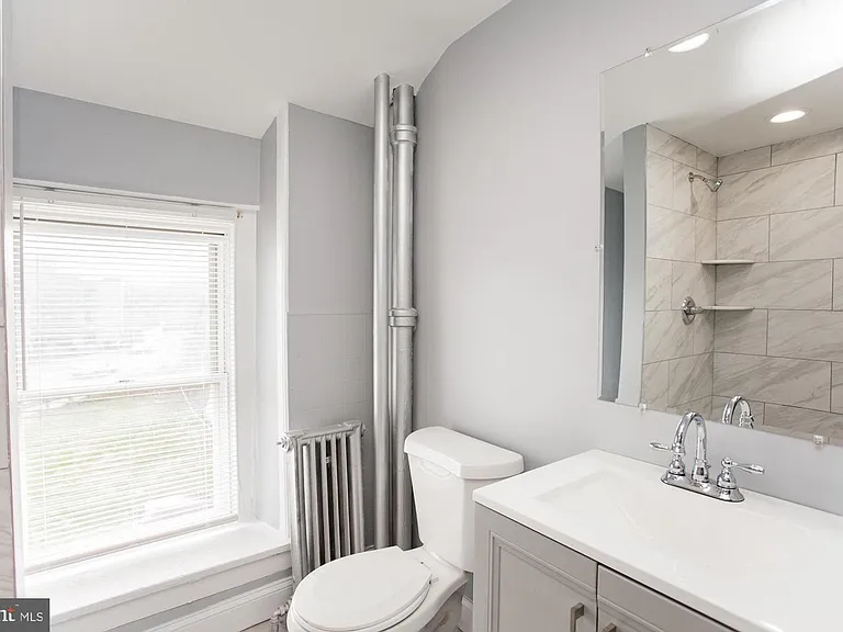 27 Osborn St #1 — Photo 3