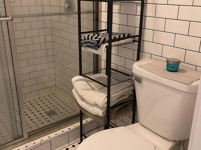 209 E Broadway St #5 — Photo 12