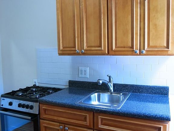 3rd image of 539 E 78th St APT 1C