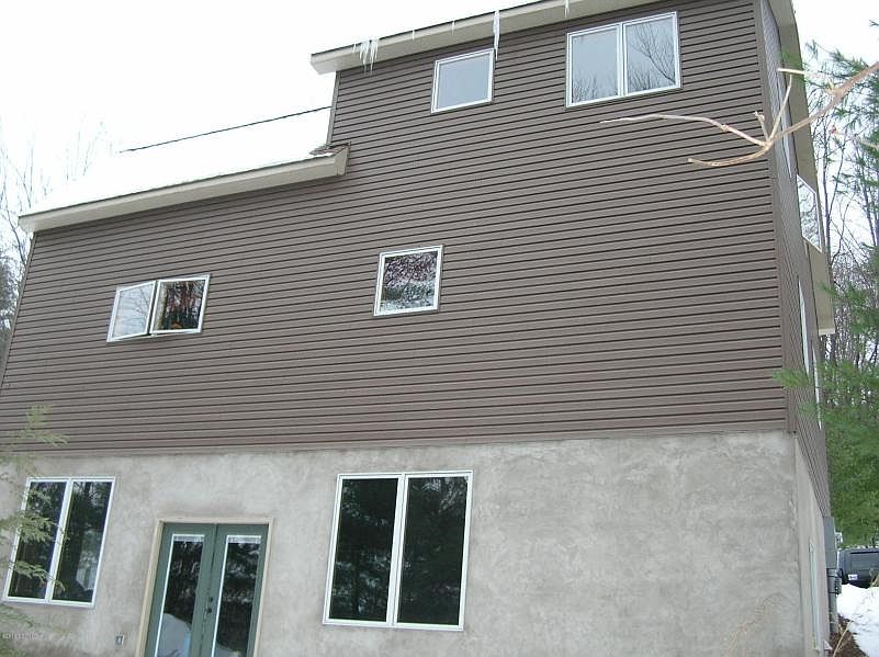 TOP WINDOWS FOR LOFT AREA