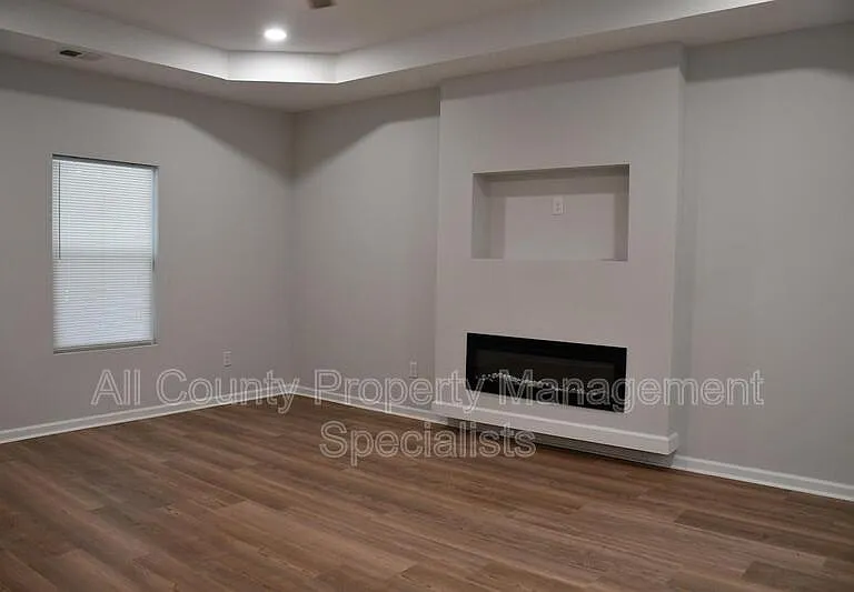 5111 Spalding Ave — Photo 2