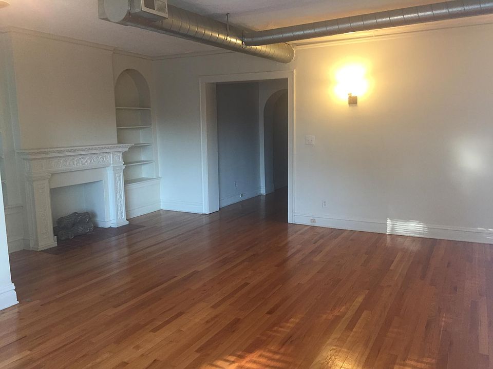 1st image of 6437 N Oakley Ave #2