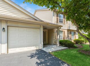 1100 Stratford Ct APT B, Elgin, IL 60120