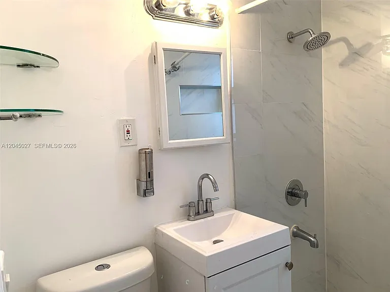 2131 Arthur St — Photo 27