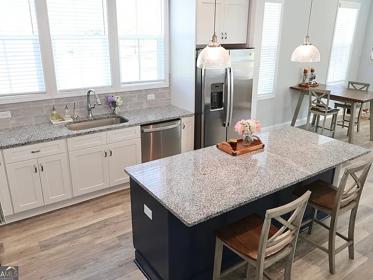 110 Hamlet Cir — Photo 3
